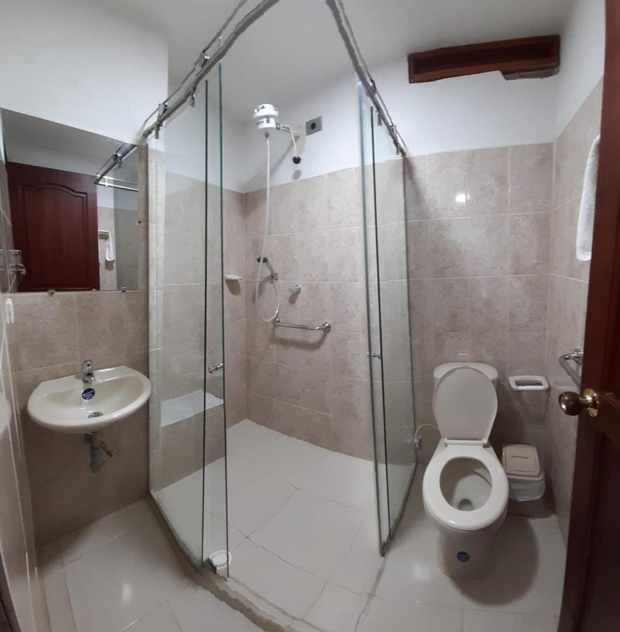 Hotel Jardin De Rosas Luaran gambar